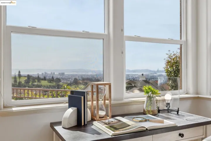 6174 Contra Costa Rd, Oakland, California 94618