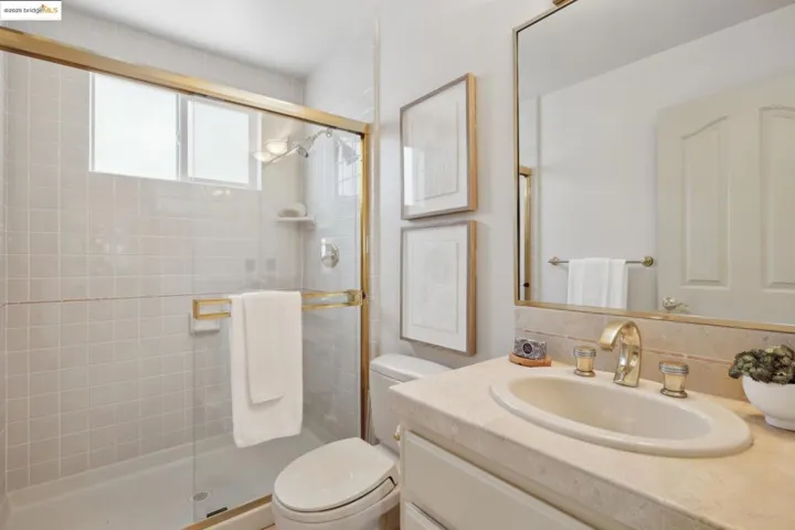 6174 Contra Costa Rd, Oakland, California 94618
