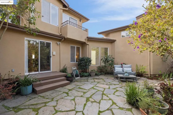 6174 Contra Costa Rd, Oakland, California 94618