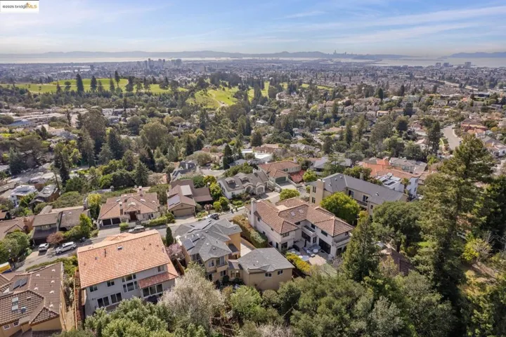 6174 Contra Costa Rd, Oakland, California 94618