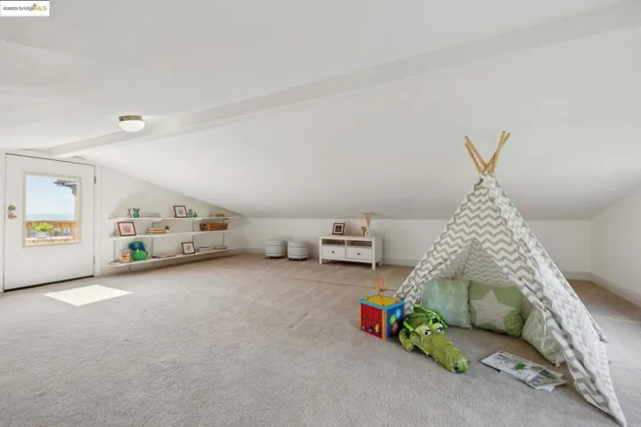 6174 Contra Costa Rd, Oakland, California 94618