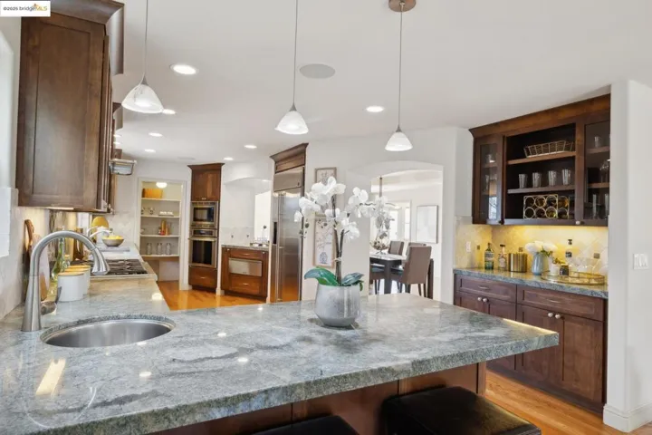 6174 Contra Costa Rd, Oakland, California 94618