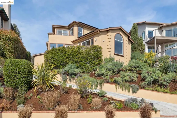 6174 Contra Costa Rd, Oakland, California 94618