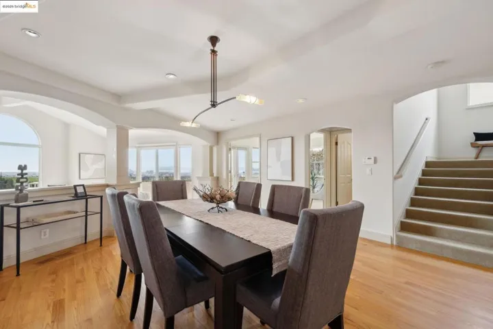 6174 Contra Costa Rd, Oakland, California 94618