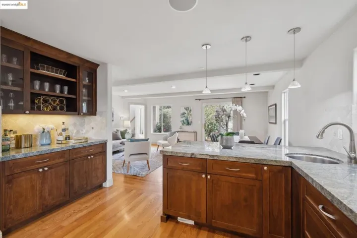 6174 Contra Costa Rd, Oakland, California 94618