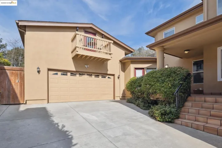 6174 Contra Costa Rd, Oakland, California 94618
