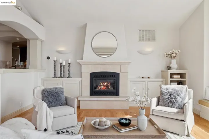 6174 Contra Costa Rd, Oakland, California 94618