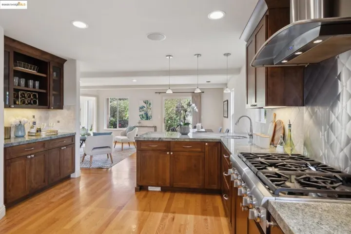 6174 Contra Costa Rd, Oakland, California 94618