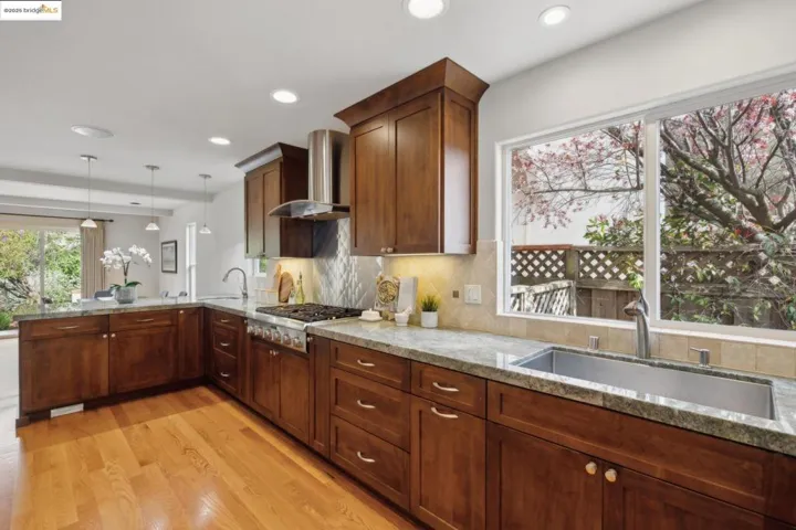 6174 Contra Costa Rd, Oakland, California 94618