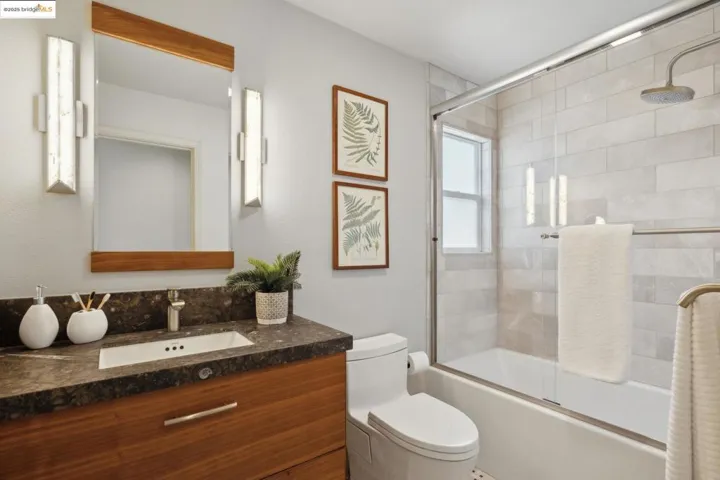 6174 Contra Costa Rd, Oakland, California 94618