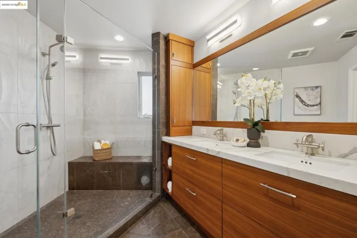 6174 Contra Costa Rd, Oakland, California 94618