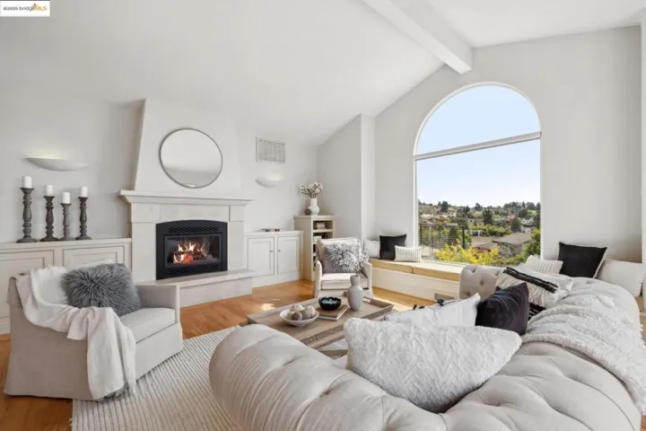 6174 Contra Costa Rd, Oakland, California 94618