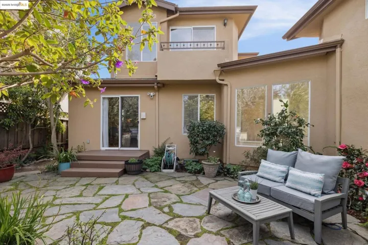 6174 Contra Costa Rd, Oakland, California 94618