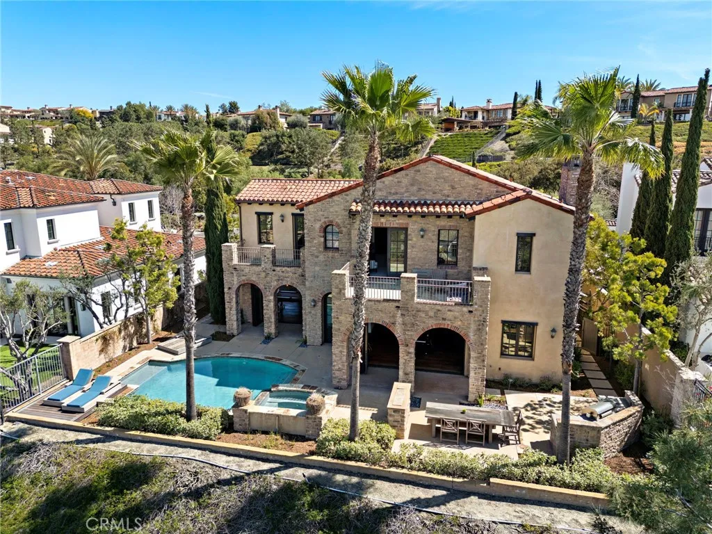 7 Broken Arrow, Ladera Ranch, California 92694 home-pic-1