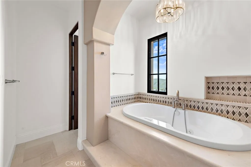 7 Broken Arrow, Ladera Ranch, California 92694 home-pic-27