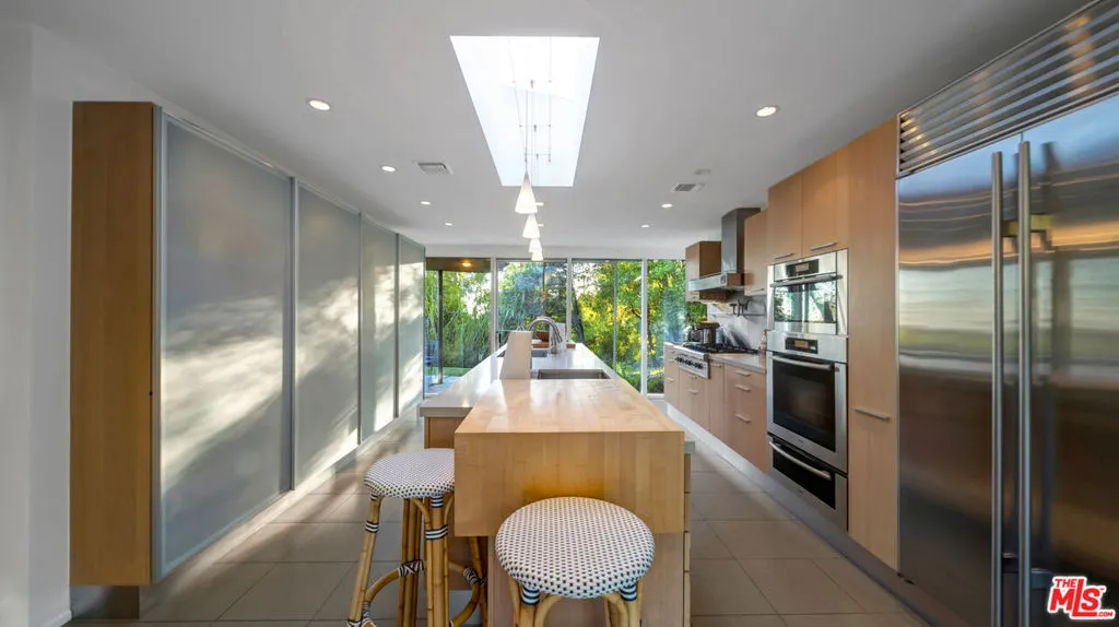 765 N Tigertail Road, Los Angeles, California 90049 home-pic-12