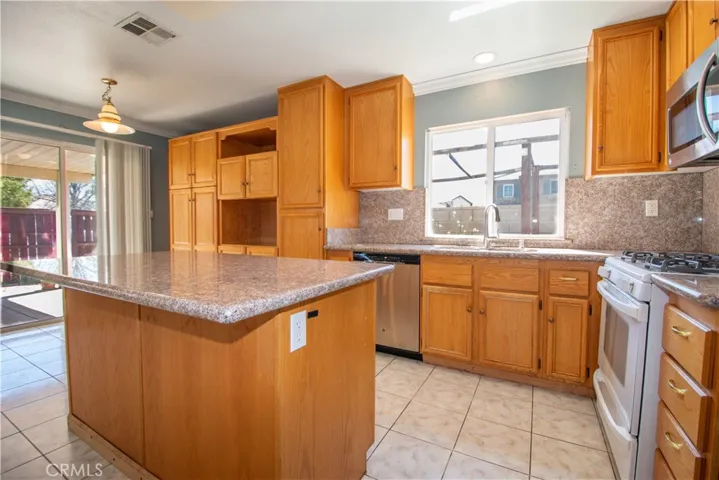 4800 Bloomwood Court, Hemet, California 92545