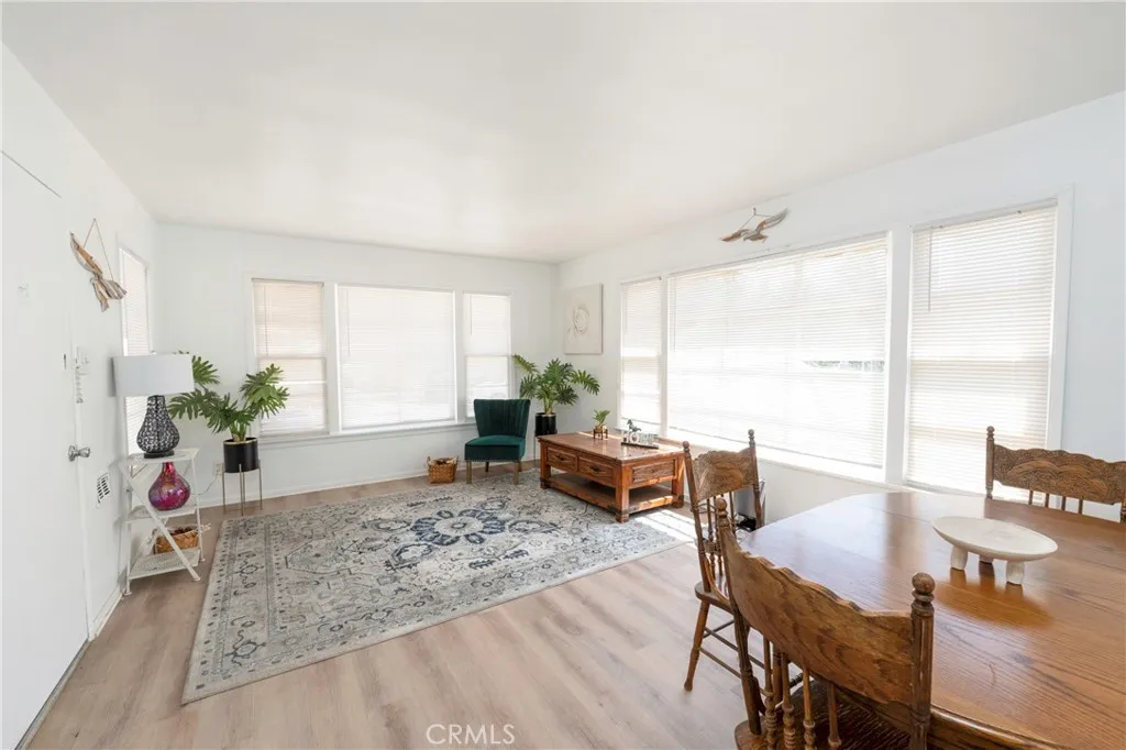 381 W Wabash Street, San Bernardino, California 92405 home-pic-2