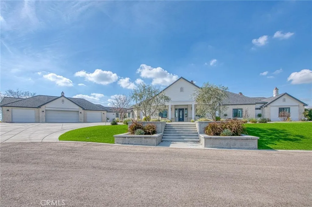 18300 Watts Valley Road, Sanger, California 93657 home-pic-0