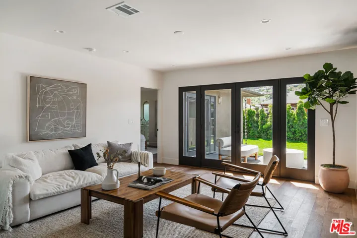 5746 Fallsgrove Street, Los Angeles, California 90016