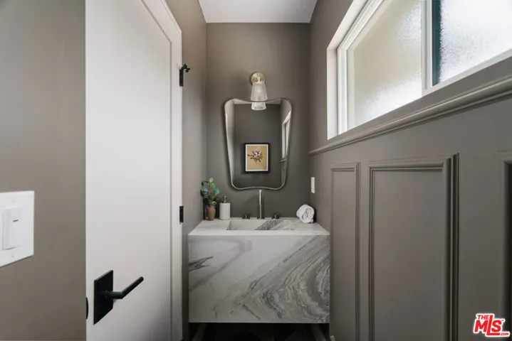 5746 Fallsgrove Street, Los Angeles, California 90016