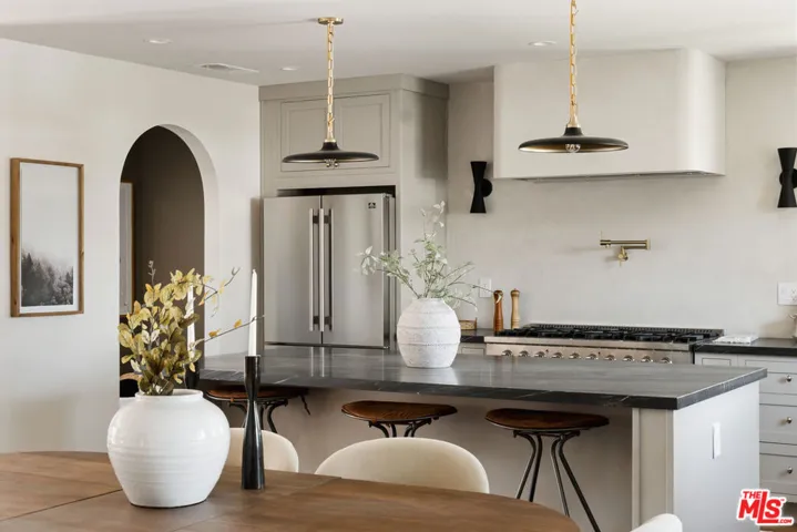 5746 Fallsgrove Street, Los Angeles, California 90016