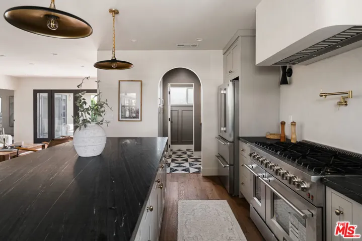 5746 Fallsgrove Street, Los Angeles, California 90016