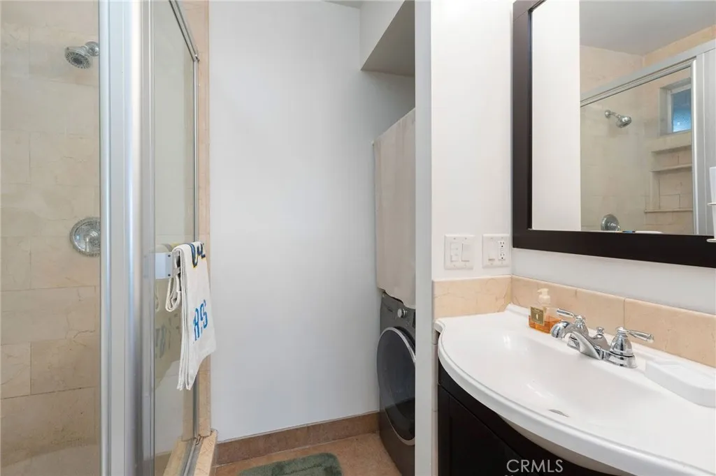 40 24th Place, Venice, California 90291 home-pic-19