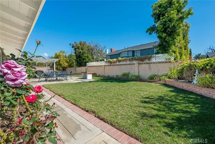 11402 Donovan Road, Los Alamitos, California 90720