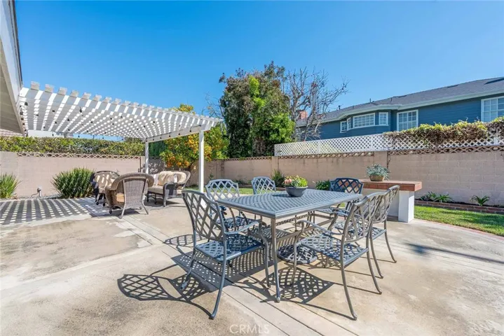 11402 Donovan Road, Los Alamitos, California 90720