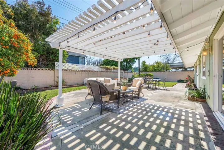 11402 Donovan Road, Los Alamitos, California 90720