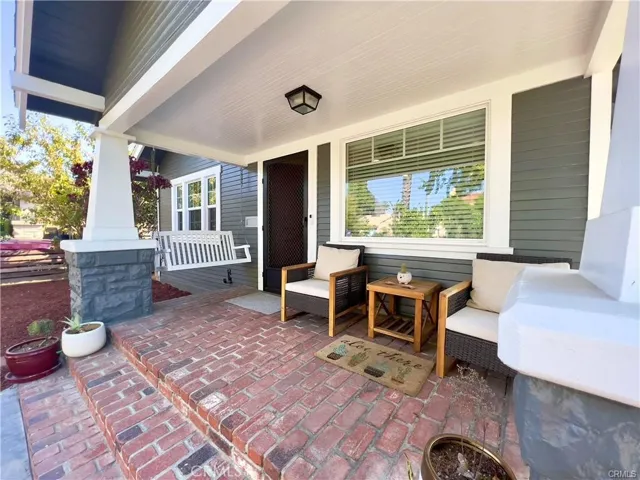 216 Termino Avenue, Long Beach, California 90803