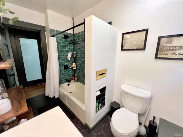 216 Termino Avenue, Long Beach, California 90803