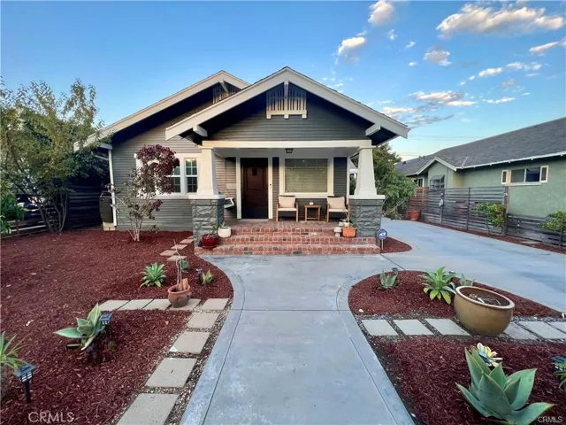 216 Termino Avenue, Long Beach, California 90803