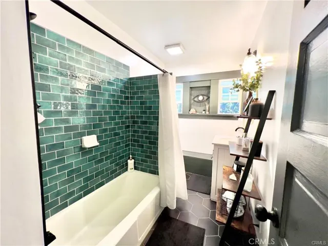 216 Termino Avenue, Long Beach, California 90803