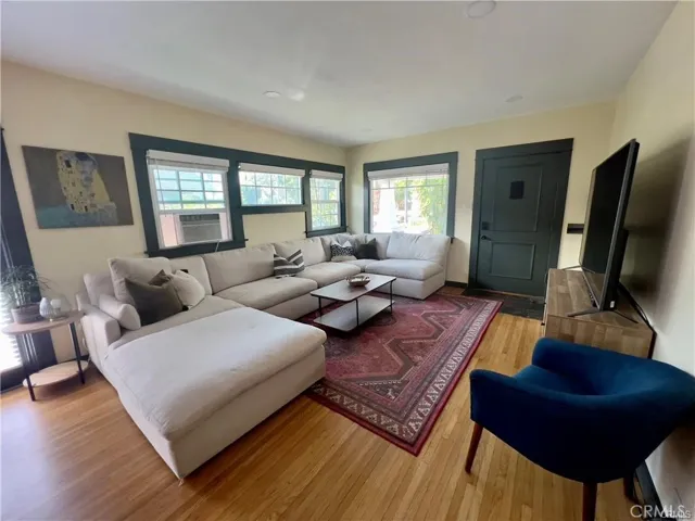 216 Termino Avenue, Long Beach, California 90803