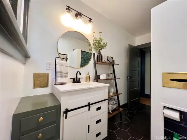 216 Termino Avenue, Long Beach, California 90803