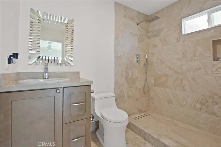 Main Floor Ensuite Bath