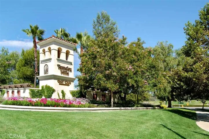 Temeku Hills Entrance