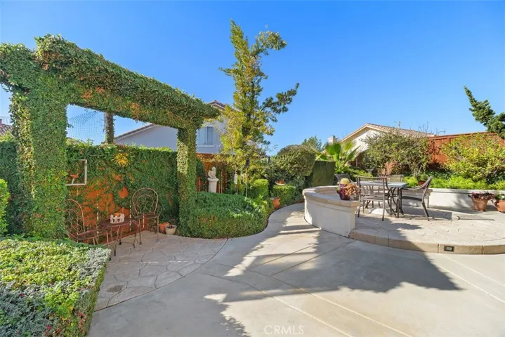 Fully Mature Landscape Creates a Calming Oasis!
