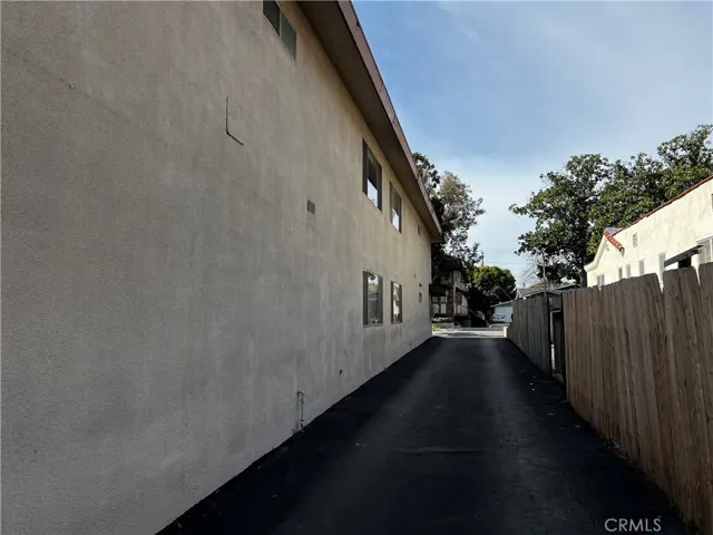 100 N El Molino, Alhambra, California 91801
