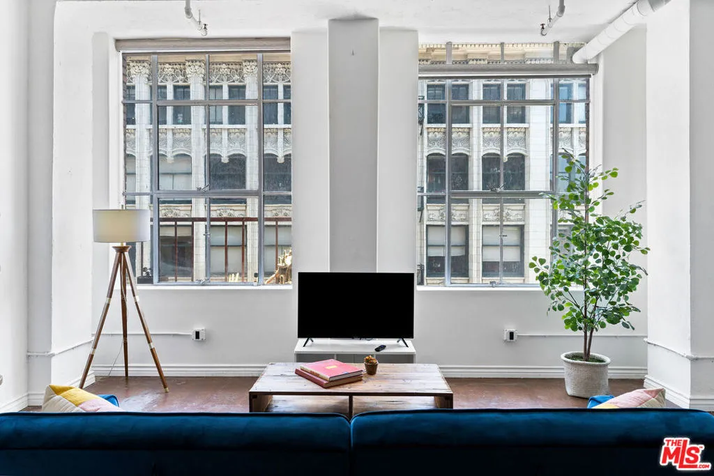 312 W 5th Street 719, Los Angeles, California 90013 home-pic-12