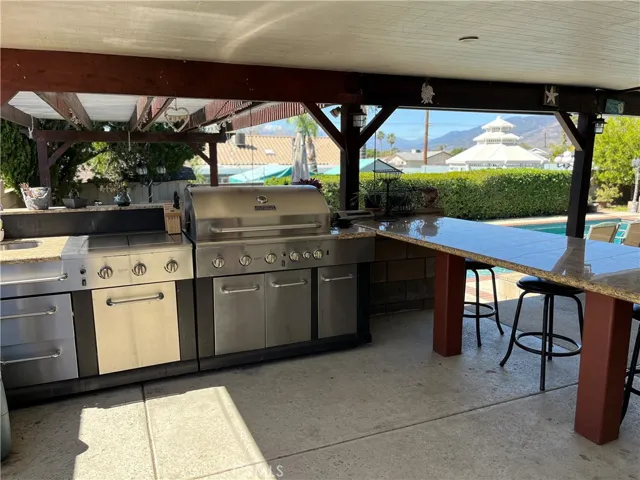 6060 Mirada Court, Highland, California 92346
