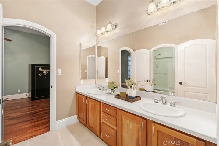 Jack & Jill bathroom