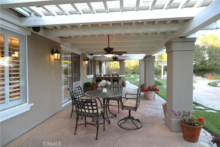 Back patio with built in Viking BBQ Grill.