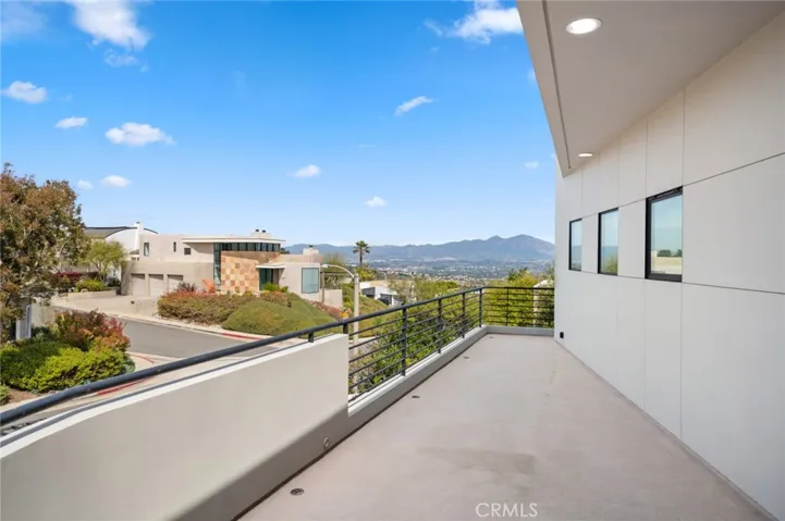2831 Ridge Drive, Laguna Beach, California 92651