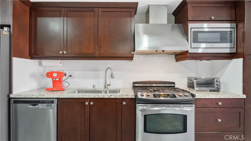 728 N. Santiago Street, Santa Ana, California 92701