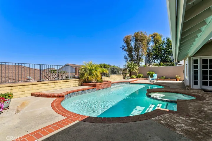 4401 Ridge Gate Rd, Anaheim Hills, California 92807