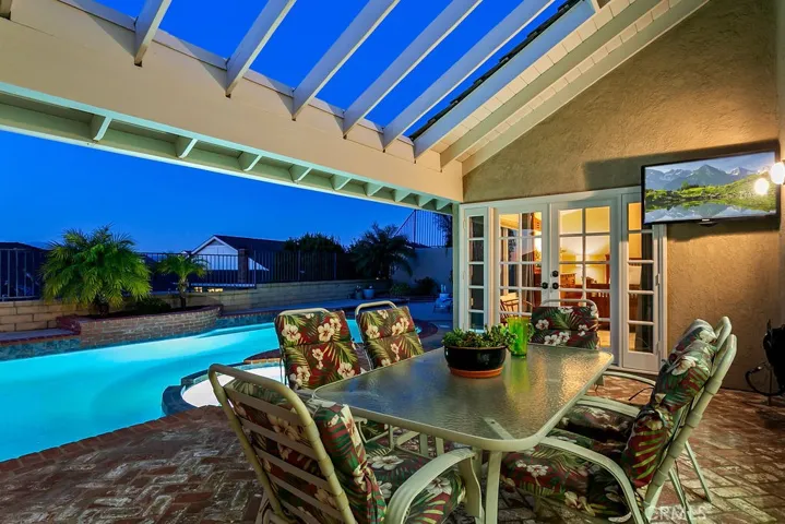 Partially covered outdoor living