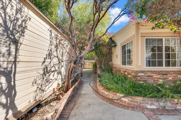 4930 Fulton Avenue, Sherman Oaks, California 91423